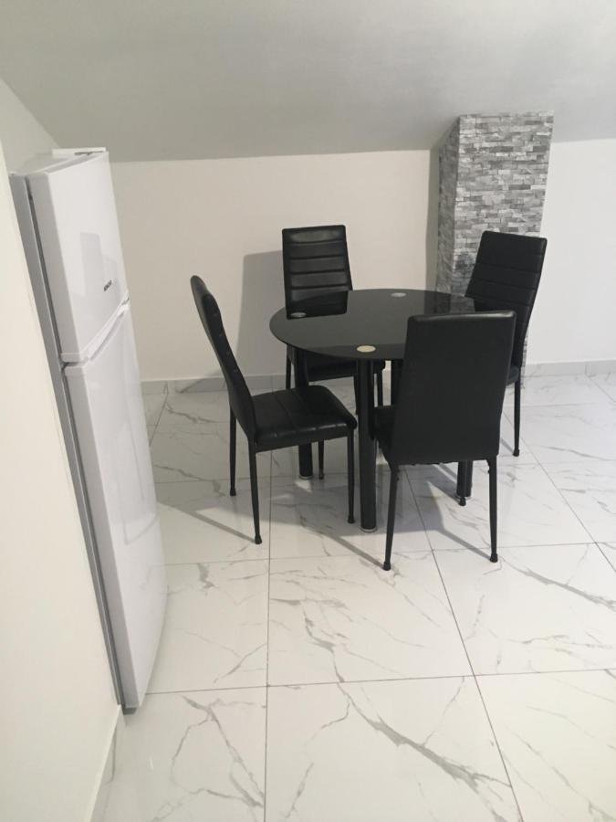 Sunshine Apartments Карлобаг Экстерьер фото