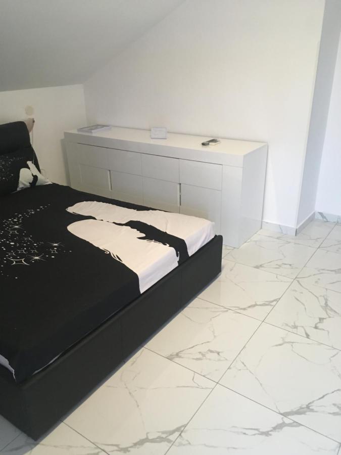 Sunshine Apartments Карлобаг Экстерьер фото